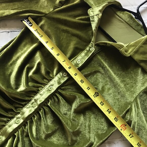 Green Velvet Ruched Button Down Mini Dress Size Medium - Picture 5 of 6